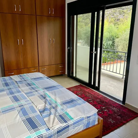 Apartment 2 Macky Ground Floor *